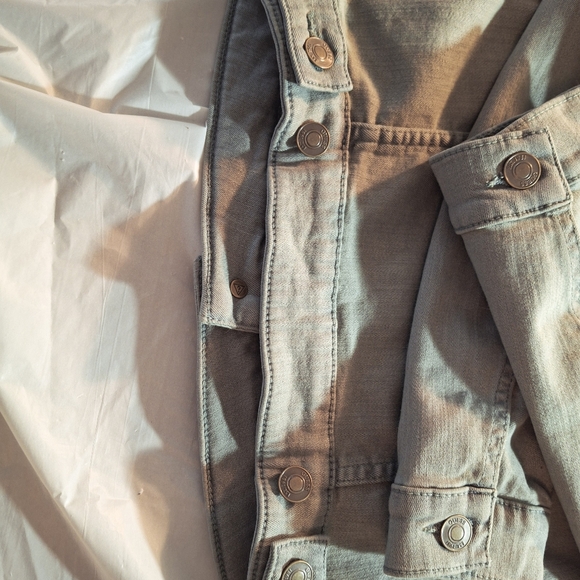 GUESS Women's Distressed Ladies Army Green Small Denim Jacket -   Never Worn - Picture 13 of 14